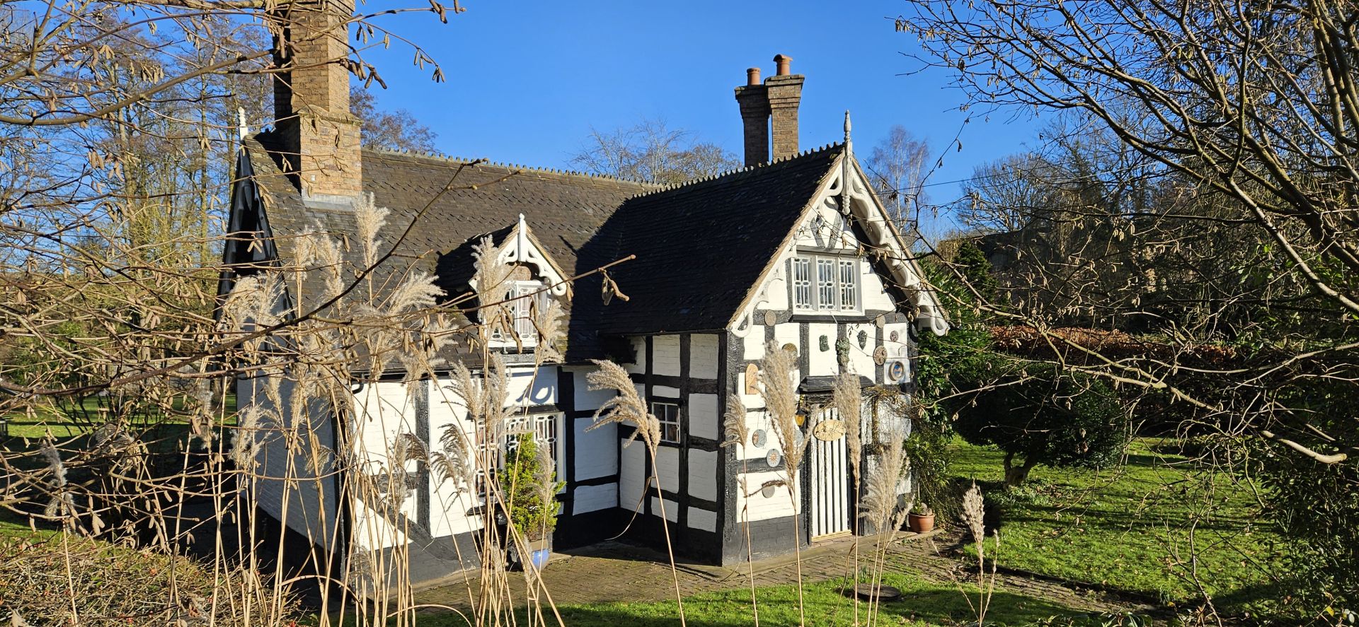 Timer framed buildings Leighton